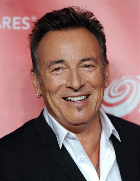 Bruce Springsteen - Bruce Springsteen Photos - MusiCares 2013 Person of ...