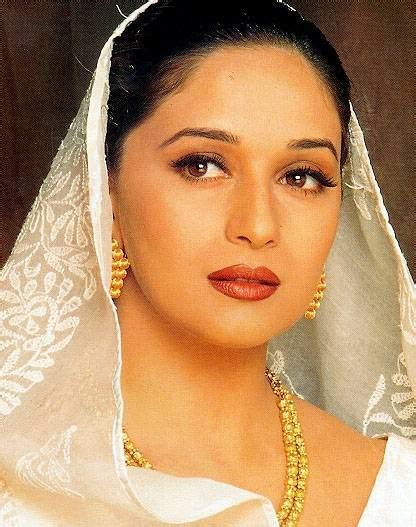 Madhuri dixit married 17th october 1999 with dr. HD Wallpepars: Madhuri Dixit HD Wallpapers