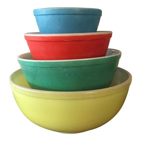 1940s Vintage Pyrex Primary Colors Mixing Bowls Set Of 4 Chairish