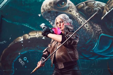 We connected his daughters to peer mentoring, the girls' club and the refugee summer academy. Cyberpunk Ciri | Monono Creative Arts