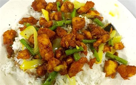 Masakan yang sudah sangat umum dijumpai khususnya di indonesia. Best Nasi Ayam Goreng Kunyit in KL — FoodAdvisor