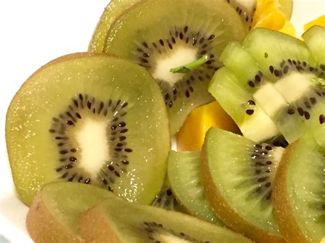 don t eat kiwi naked leave the skin on divine veggie mama