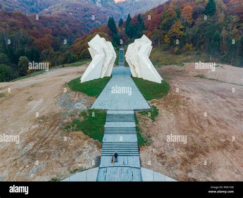 Tjentiste World War Ii Monumentsutjeska National Park Bosnia And