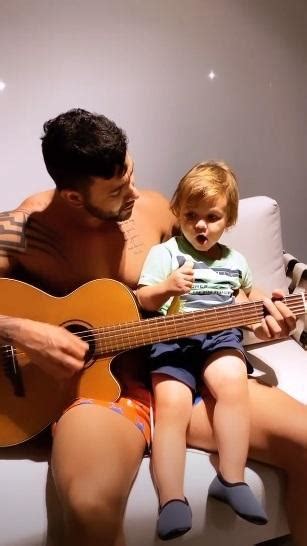 Gusttavo Lima compartilha vídeo fofíssimo cantando com o filho