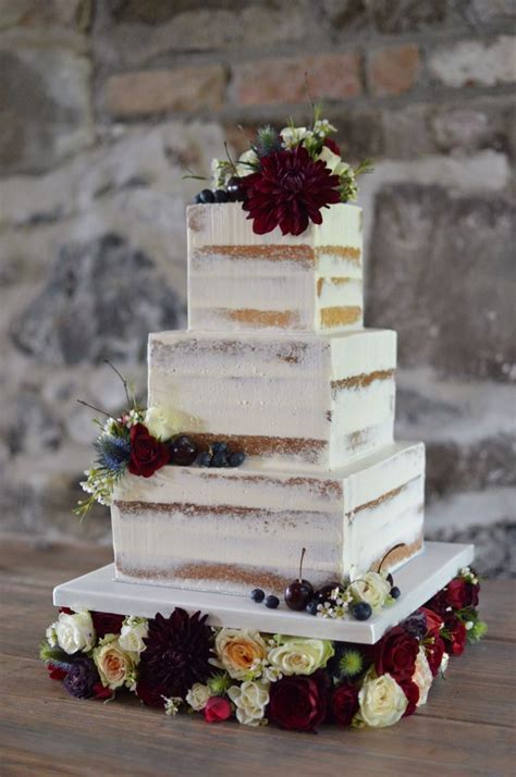 42 Square Wedding Cakes That Wow Chicwedd