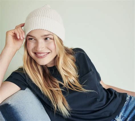 Quince Mongolian Cashmere Ribbed Beanie By Quince Dwell