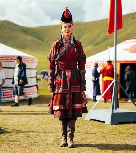 Mongolian Clothing Vn
