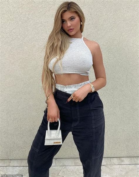 Kylie Jenner Poses Bra Free In A Crop Top That Flashes Her Tummy In 2020 Kylie Jenner White