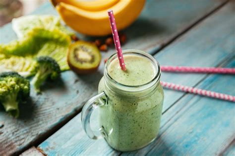 If you ever hear a new lifter whine about how he or she cannot reach their daily caloric goal, send them these recipes. Low Calorie Green Smoothies Under 100 Calories - Vibrant ...
