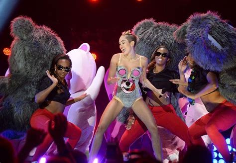 Mtv Vmas From Miley Cyrus Twerking To Lady Gagas Dress Top