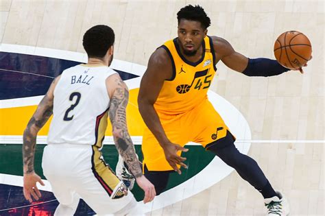 Donovan mitchell feeling the confidence in first game back after draining his 4th triple in the 1st qtr. Basket NBA: Donovan Mitchell Bawa Jazz Kalahkan Pelicans ...