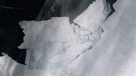 Giant Iceberg Breaks Off Antarctic Glacier Cnn Video