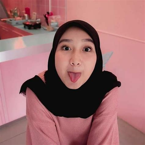 16 Foto Cewek Cewek Indonesia Cantik Hijab Chic Fashion 2020 Gadis Gadis Cantik