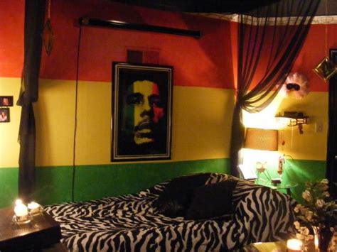 Simple design of a rasta concept bedroom. I'm thinking of a Rasta themed room. | Room painting ideas ...