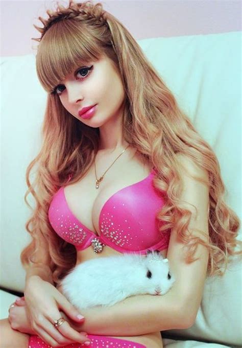 Mais Fotos De Angelika Kenova A Boneca Barbie Russa Do Mundo Real Mdig