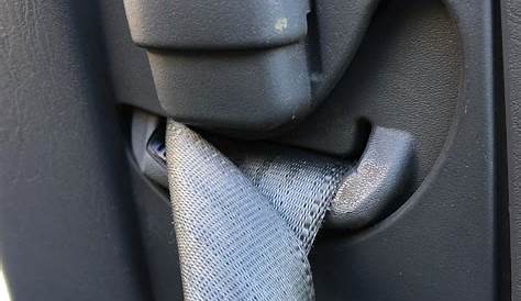 Share 120+ images toyota tacoma seat belt - In.thptnganamst.edu.vn