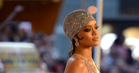Rihanna Swims With Sharks For Harpers Bazaar Cover — And 4 Other Dangerous Fashion Stunts