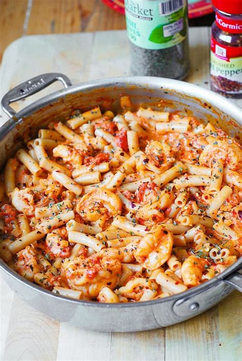 Grilled shrimp and sautéed kale in white remove pan from heat and whisk in butter. Spicy Shrimp Pasta in Garlic Tomato Cream Sauce - Julia's Album