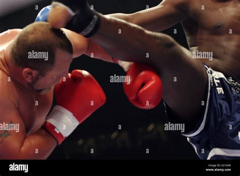 Boxing Round Hi Res Stock Photography And Images Alamy