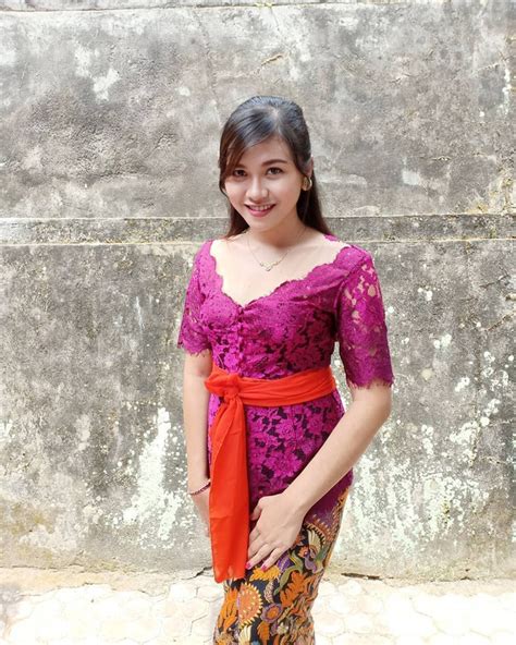 √ Model Kebaya Wanita Bali Yang Modis Dan Elegan Baliyaid