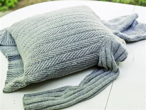 Turn An Old Sweater Into A Chic Preppy Pillow Sweater Pillow Covers