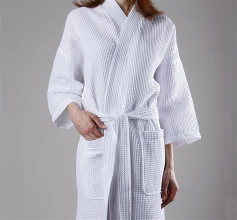 white honeycombed waffle   bathrobe wholesale towel