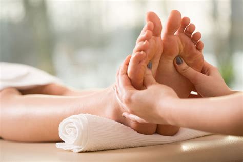 Rejuvenate Your Body With Massage Therapy Reflexology Foot Massage Foot Reflexology