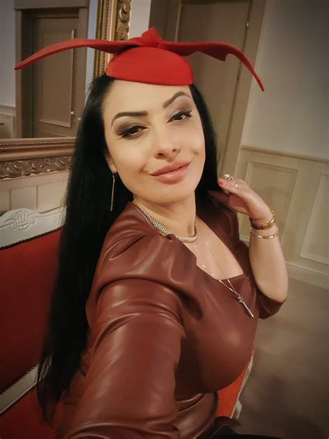 Tw Pornstars ♀️ The Matriarch Ezada Sinn ♀️ 🔞 Twitter Selfie Taken Now For My Fan From