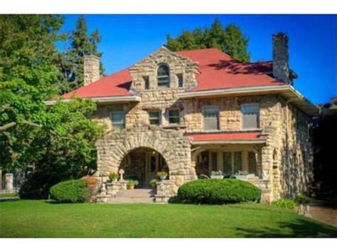 Beautifully updated townhome in a highly desired area! 3400 Gladstone Blvd, Kansas City, MO 64123 | Zillow ...
