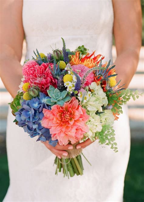 25 Gorgeous Bridal Bouquets For Spring And Summer Weddings