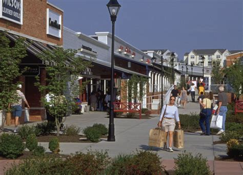 New Stores Setting Up Shop At Leesburg Premium Outlets The Burn