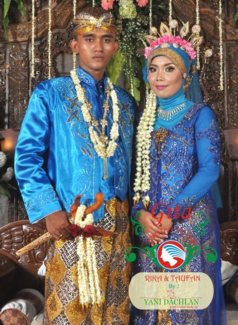 Kebaya wisuda, kebaya pesta, kebaya akad nikah, kebaya pengantin, kebaya gaun pengantin, gaun pesta, gaun muslimah, batik, dll. PENGANTIN JAWA MUSLIMAH | GITA SALON