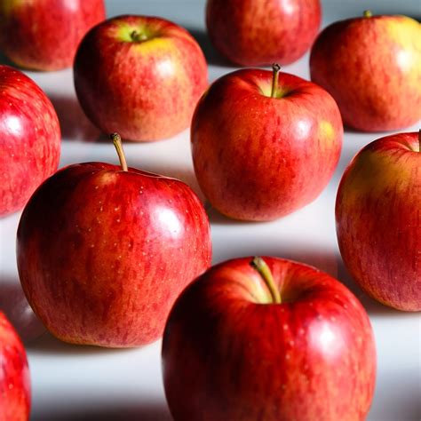 15 New Types Of Apples You Should Be Buying