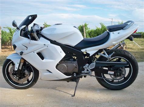 Hyosung gt 250 efi 2009. Hyosung GT 250 R EFI 250 cm3, 2008 god.