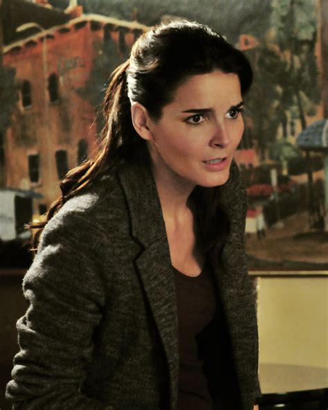 Angie Harmon