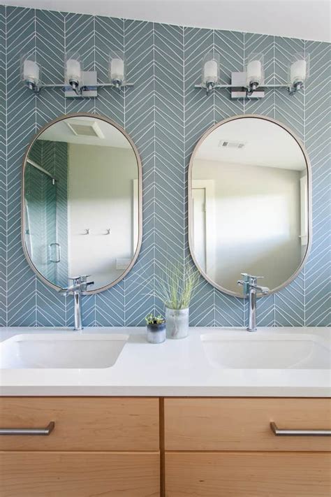 Paired with design elements like classic marble, oval sinks, round tubs, and. The Best Oval Mirrors for your Bathroom | Decor Snob