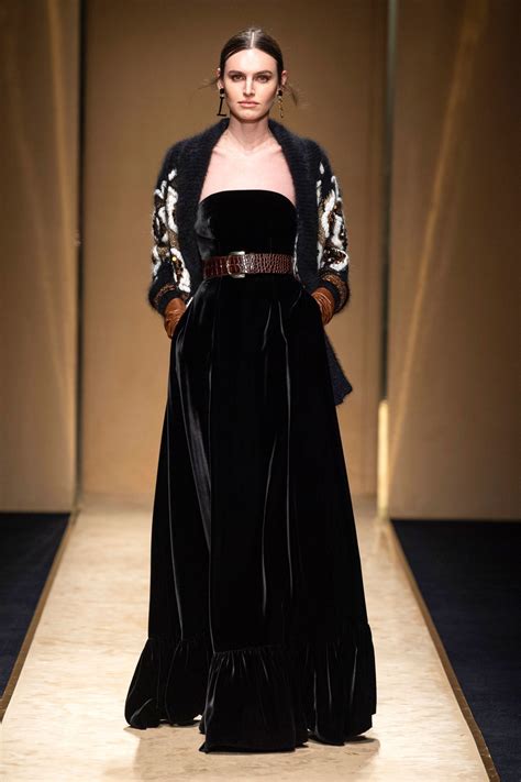 Luisa spagnoli, the exquisite italian fashion brand is a prime destination for womens clothing in palo alto, at stanford shopping center. Luisa Spagnoli Fall Winter 2020-21 Fashion Show
