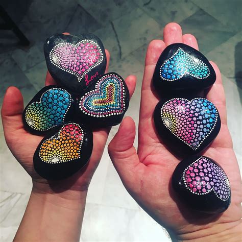 Mandala Hearts Stones Colorful And Full Of Dots Rock Painting Ideas