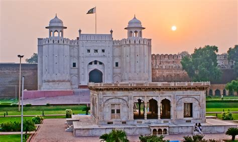 Sunrise Lahore Fort Alamgiri Gate The Lahore Fort Local Flickr