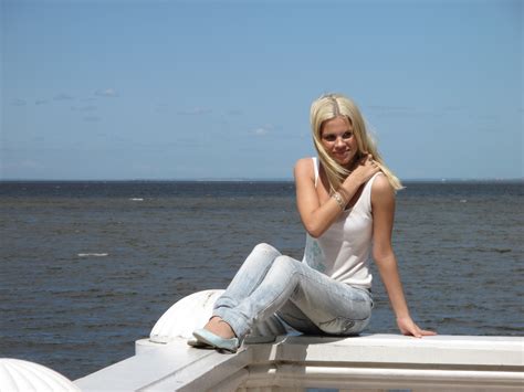 Blondes Hübsches Russisches Mädchen Foto And Bild Jugend Outdoor