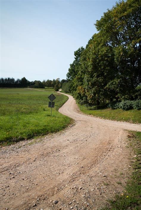 Gravel Country Road Stock Image Image Of Meadow Scenic 183916441