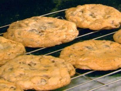 There is no flour in this recipe so they stay soft & chewy for a few days. Paula Deen Monster Cookie Recipe / Monster Cookies Recipe ...