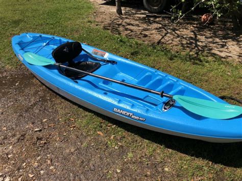 Pelican Bandit Nxt 100 Kayak With Field And Stream Chute Paddle For