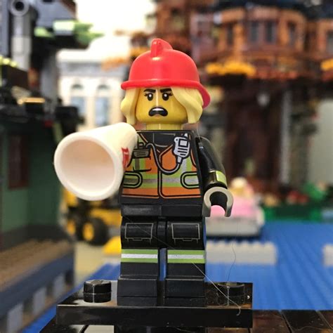 Lego 71025 Cmf Series 19 Firefighter Minifigure Brick Land