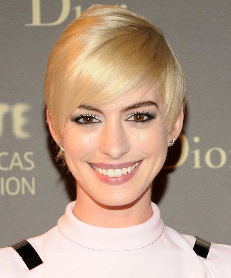 How Anne Hathaway Is Working Her Blond Hair Hair Styles 2014 Short
