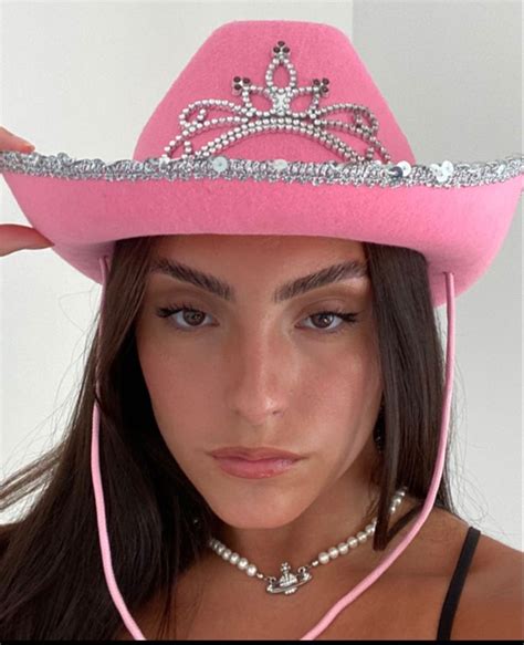 𝐒𝐲𝐝𝐧𝐞𝐲 𝐋𝐞𝐚𝐧𝐝𝐫𝐨 Sydleandro • Instagram Photos And Videos Cowgirl Costume Cowgirl Halloween