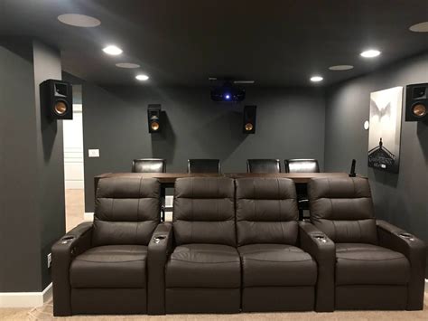 basement-home-theater-home-theater-room-design,-home-theater-rooms,-home-theater-seating