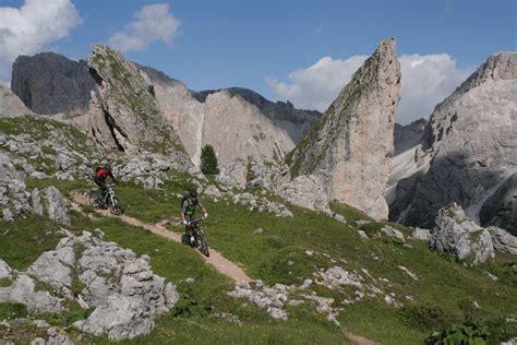 We cannot guarantee the operation of all lift facilities. Bike region Val Gardena / Alpe di Siusi - valgardena.it ...
