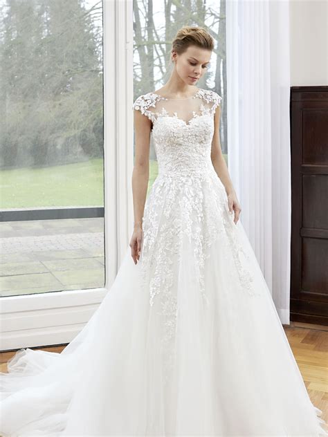 Die farbe ist ein gebrochenes weiß. Allure - White Boutik by Hervé Mariage | Perfektes ...