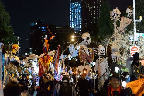 Maybe you would like to learn more about one of these? Tradisi Perayaan Halloween di Berbagai Negara - RoomMe